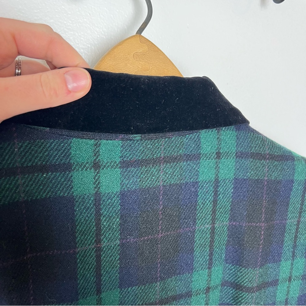 Vintage Sag Harbor Christmas Tartan Plaid Blazer with Black Velvet Collar Woman - Picture 8 of 10